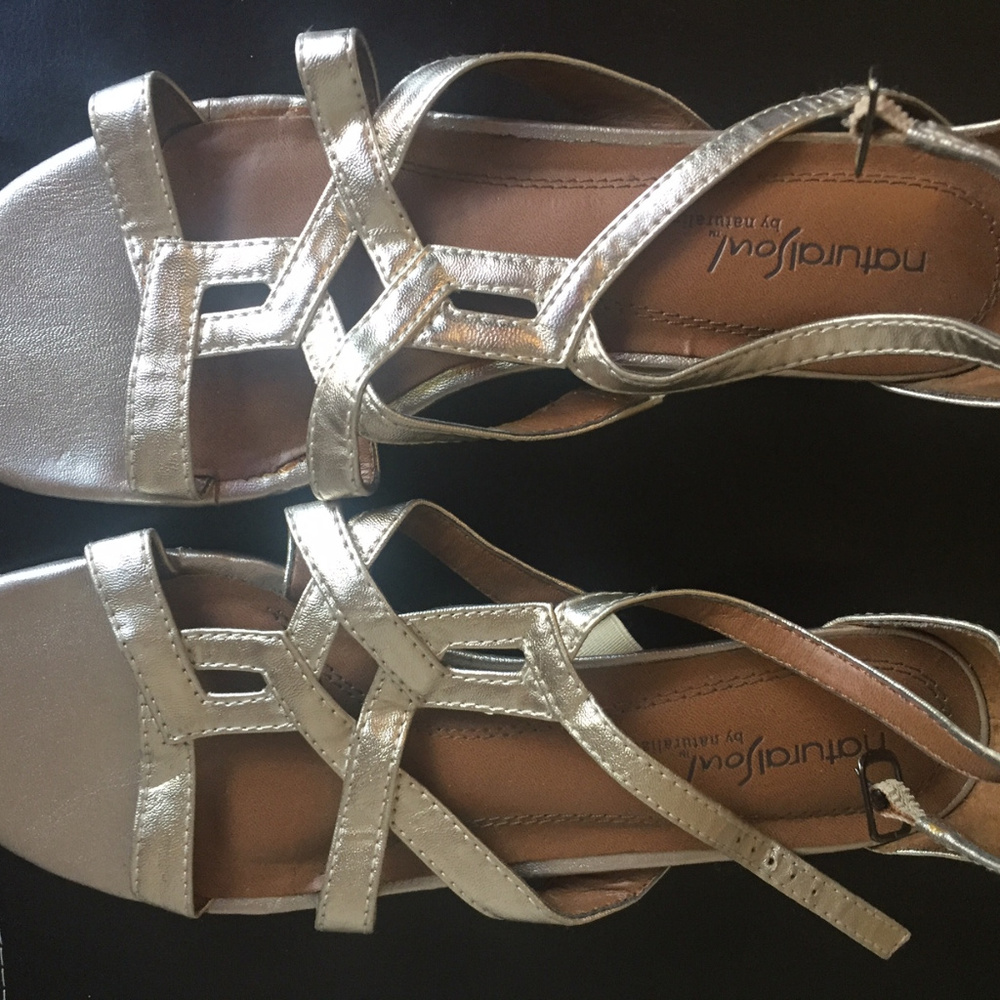 Natural Soul low wedge sandals--$5 SALE!